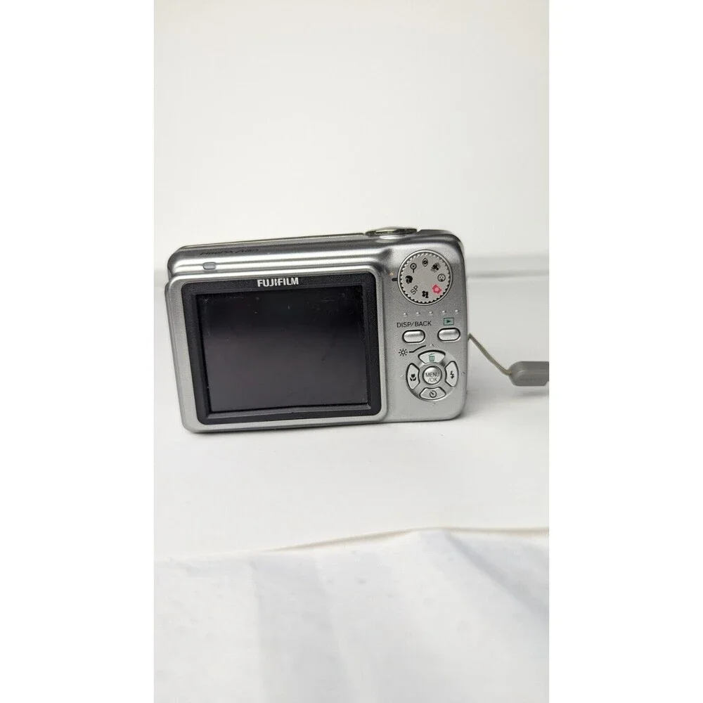 Fujifilm Finepix A805 8.3MP Digital CAMERA WORKS, CRACKED SCREEN